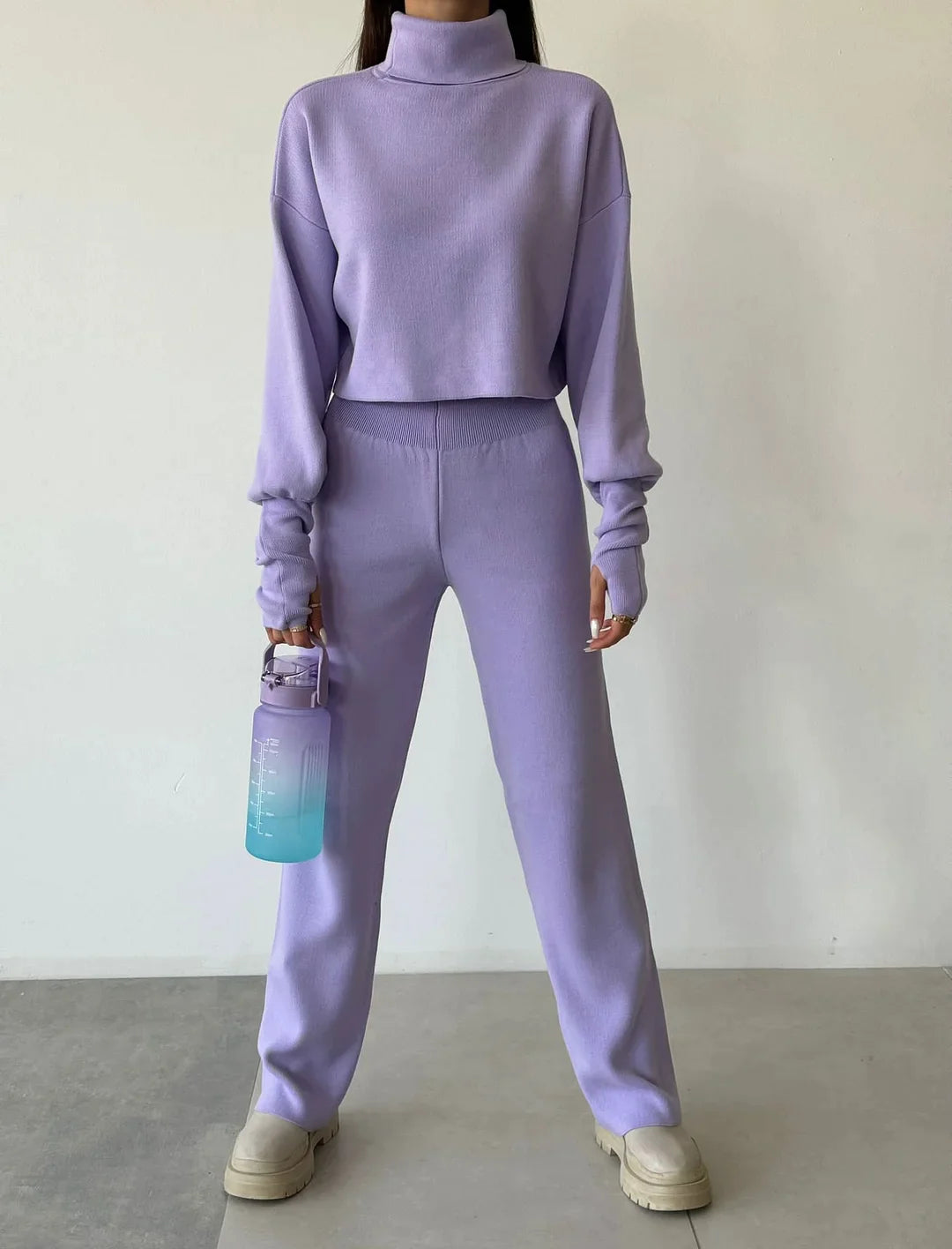 Martalvo ™ | Turtleneck käsineulos puku