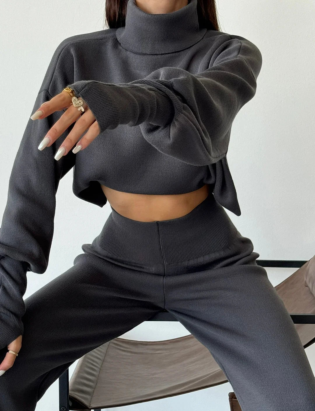 Martalvo ™ | Turtleneck käsineulos puku
