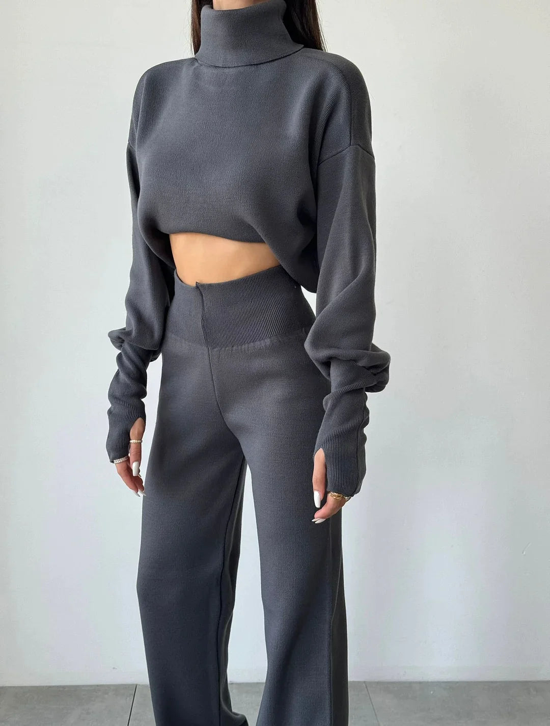 Martalvo ™ | Turtleneck käsineulos puku