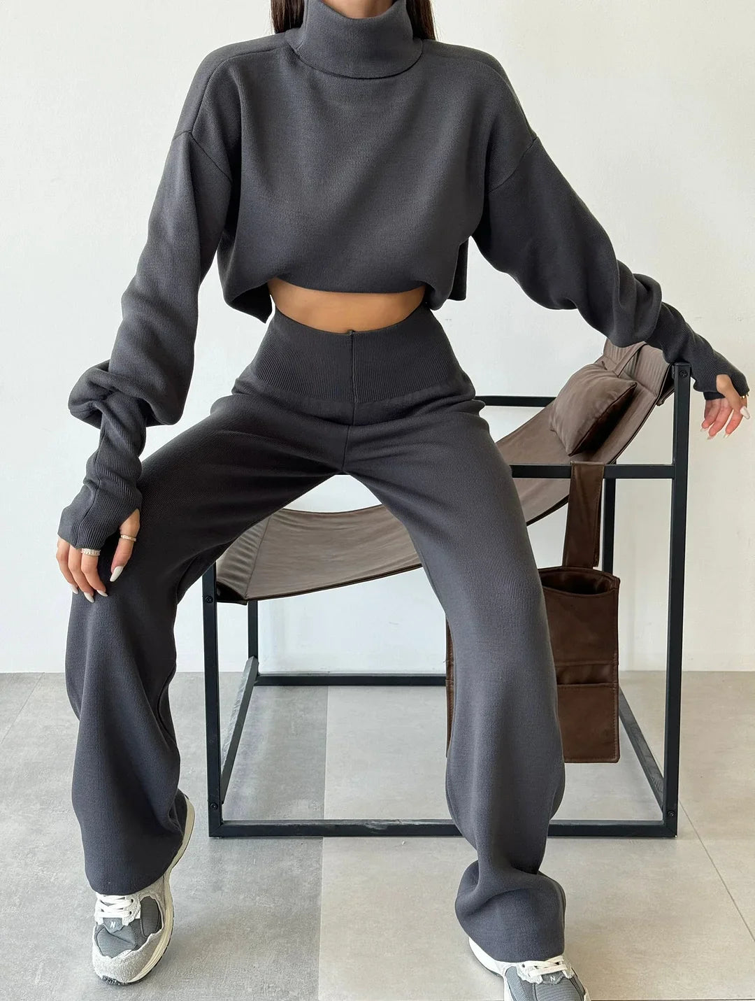 Martalvo ™ | Turtleneck käsineulos puku